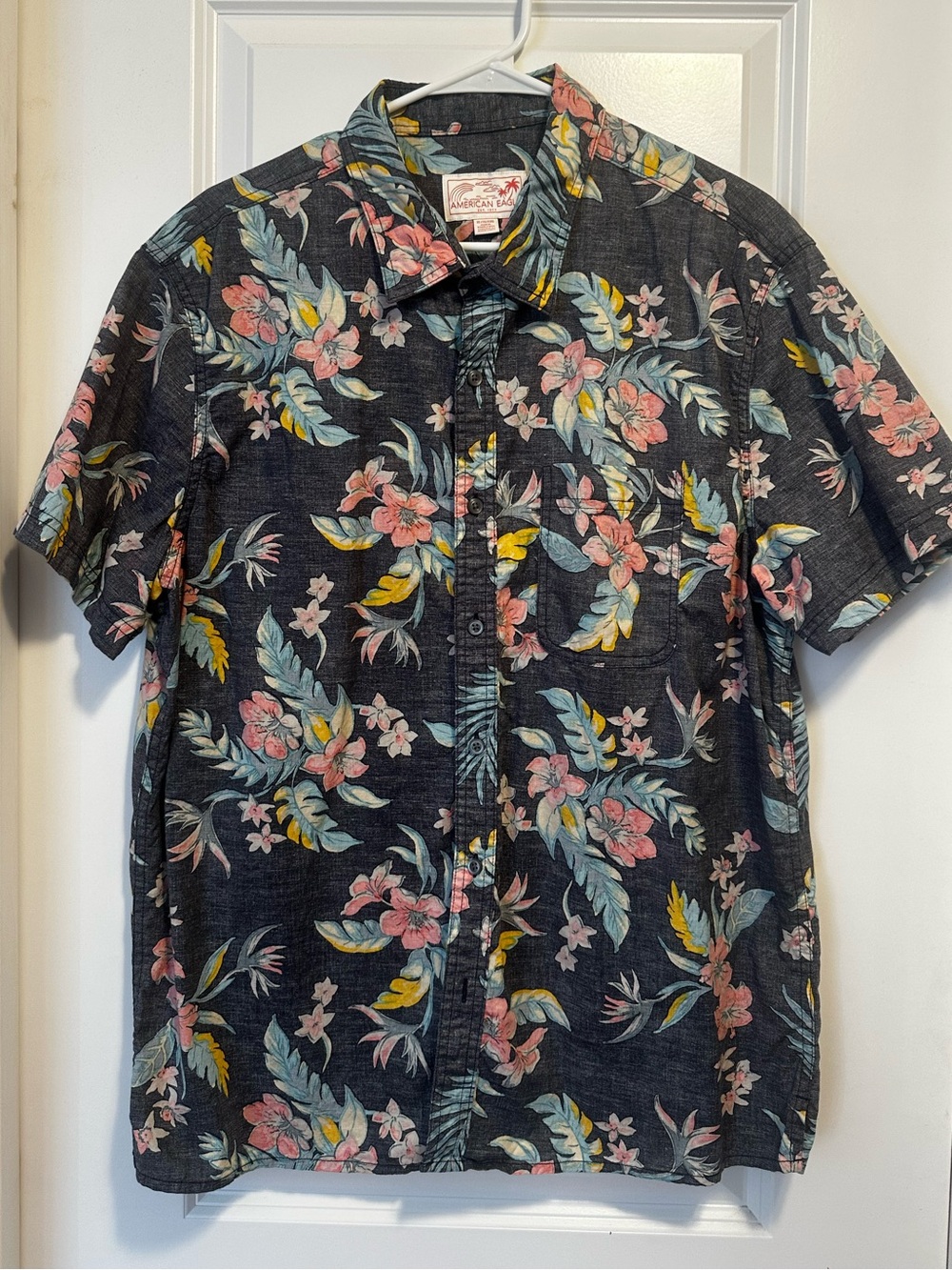 American Eagle Outfitters Short-Sleeve Floral Button-Down